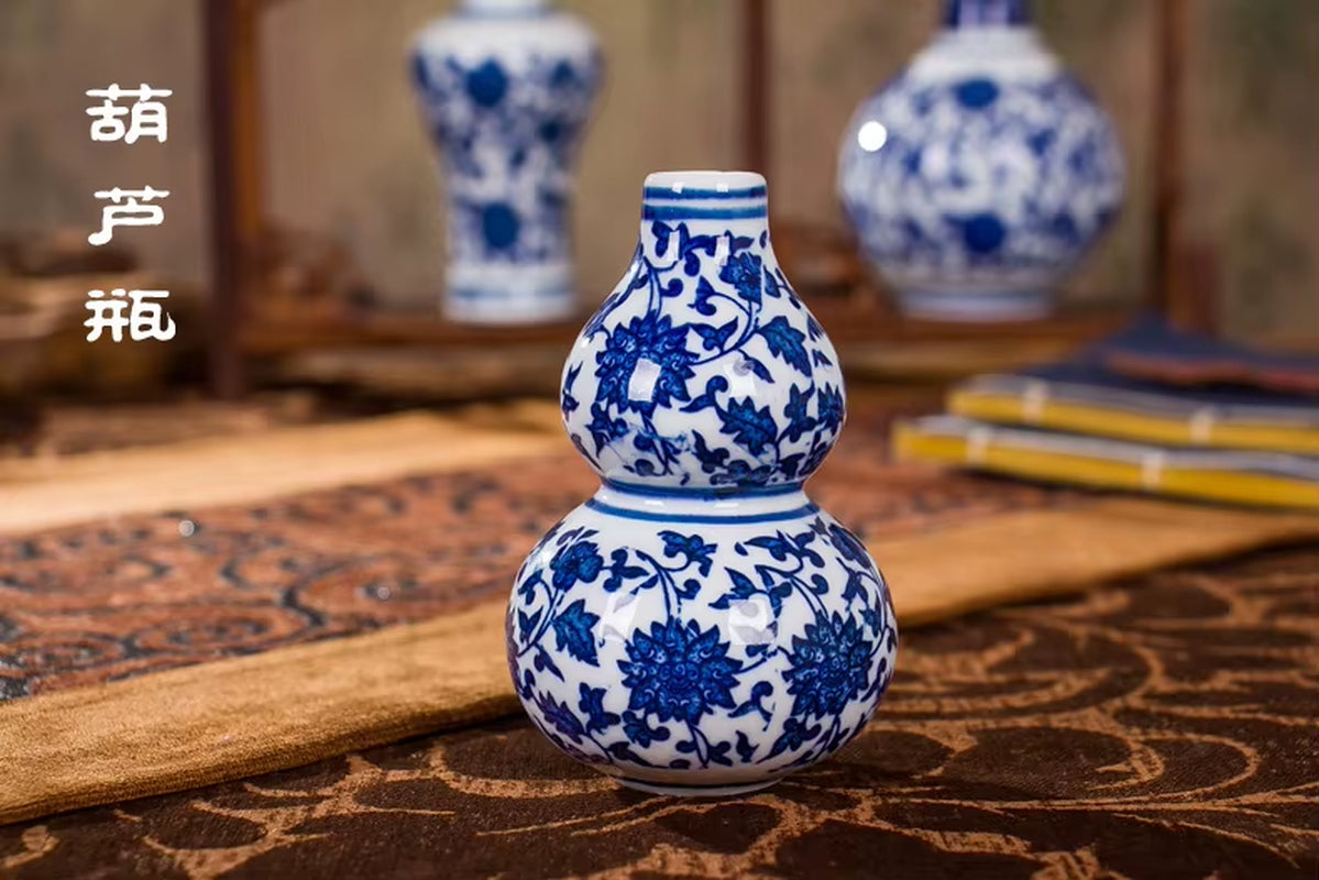Small Chinese Flower Vase for Home Vintage Blue and White Porcelain Vase Ceramic Flower Vase Decoration Antique Traditional