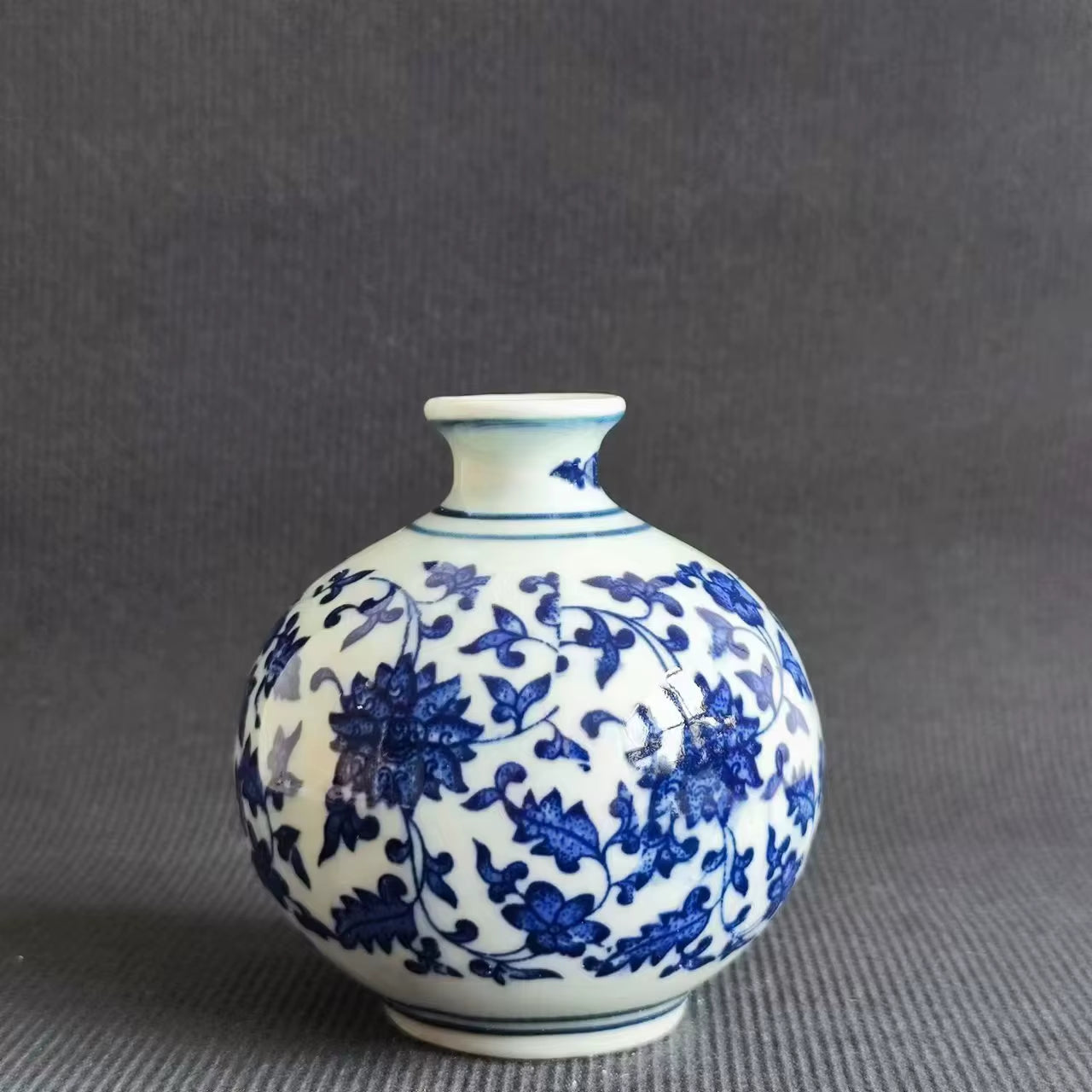 Small Chinese Flower Vase for Home Vintage Blue and White Porcelain Vase Ceramic Flower Vase Decoration Antique Traditional